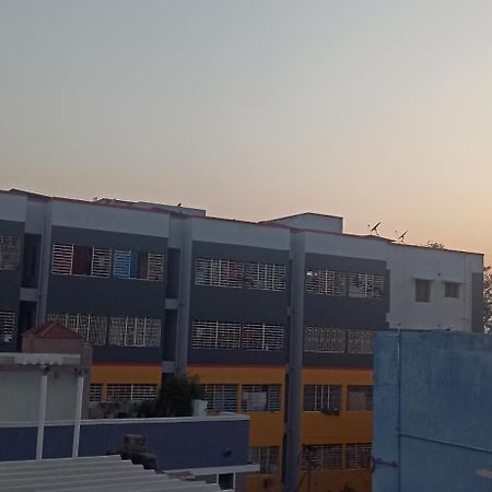 Апартаменты Uthamar Illam Tiruchirappalli Номер фото